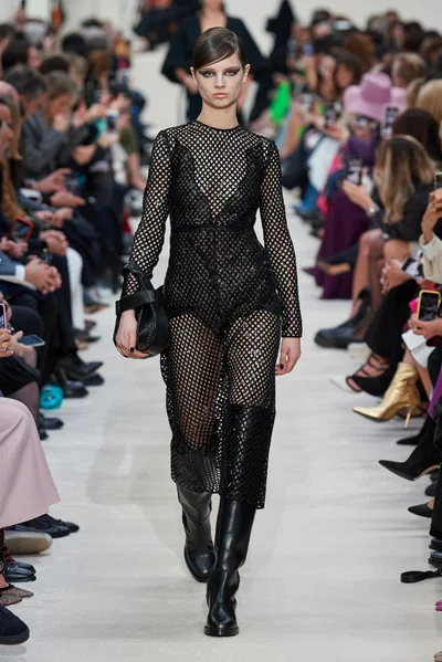 Look 28